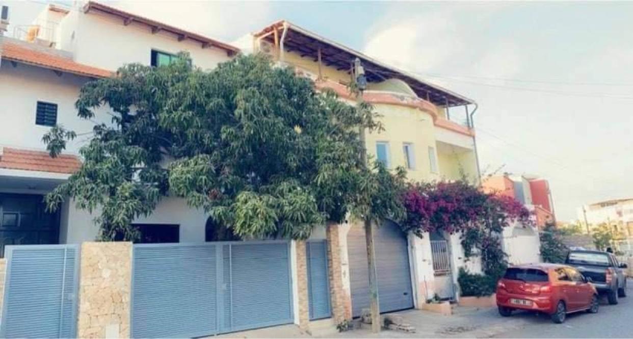 Apartamento T1 Mobilado Com Wi-Fi Πράγια Εξωτερικό φωτογραφία